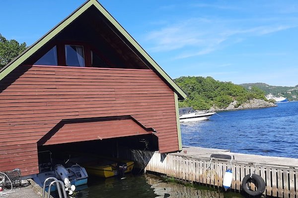 Vrijstaand vakantiehuis aan de Rosfjord met panoramisch zeezicht - thumbnail 4