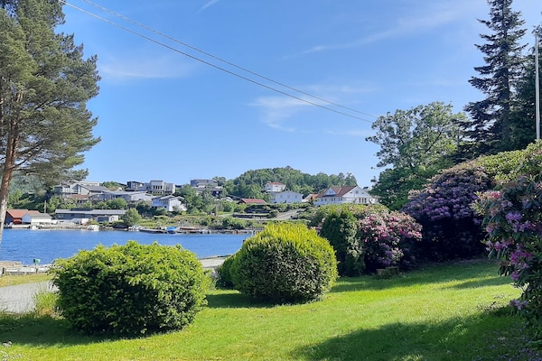 Vrijstaand vakantiehuis aan de Rosfjord met panoramisch zeezicht - thumbnail 1