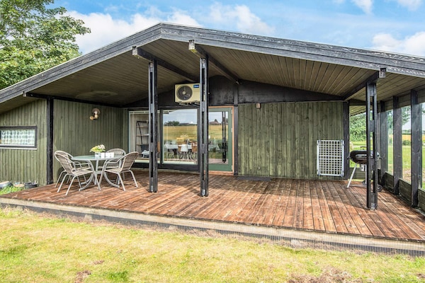 Vrijstaand vakantiehuis met overdekt terras, 1,5 km van de kust bij Juelsminde - thumbnail 1