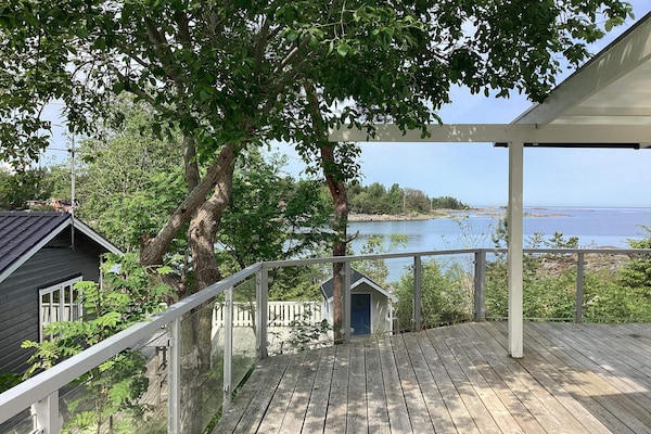 Zweedse archipelvilla met zeezicht en sauna op 40 meter van het strand - thumbnail 5