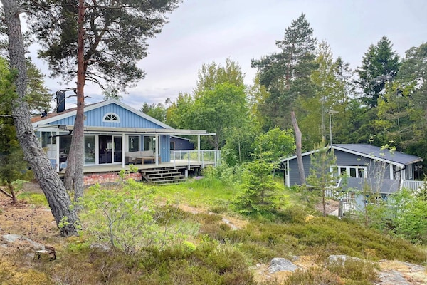Zweedse archipelvilla met zeezicht en sauna op 40 meter van het strand - thumbnail 4