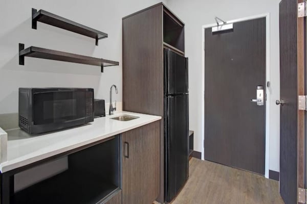 Comfortabel appartement in Monahans met kitchenette en gratis WiFi - thumbnail 5