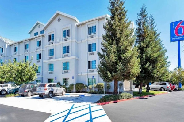 2 Queen Beds - San Mateo, CA
