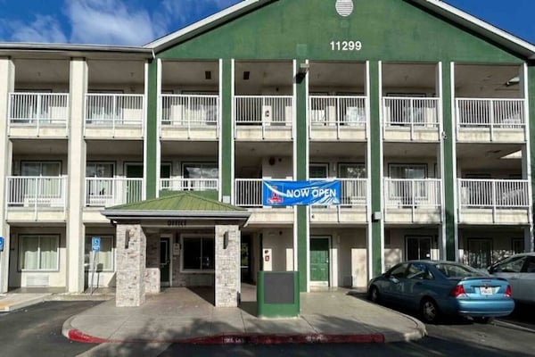 2 Queen Beds  Non-smoking Kitchen - Rancho Cordova, CA