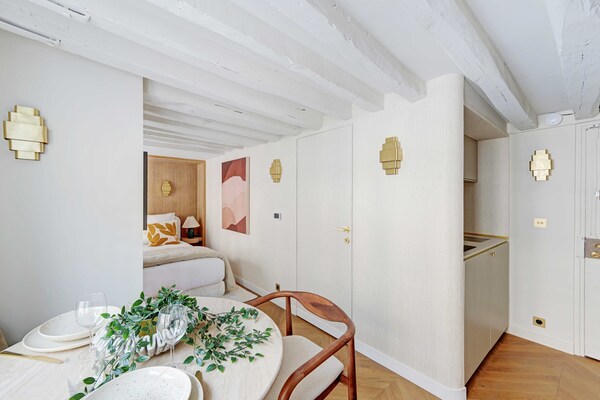 Compact studio-appartement in het hart van Parijs, vlak bij het Louvre - thumbnail 6
