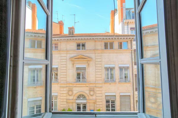 Karaktervol en rustig appartement nabij Place Bellecour in Lyon - thumbnail 6