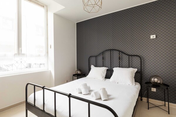 Architecturaal appartement in Lyon, direct aan metro Charpennes - thumbnail 4