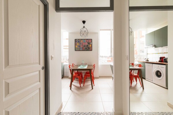 Architecturaal appartement in Lyon, direct aan metro Charpennes - thumbnail 2