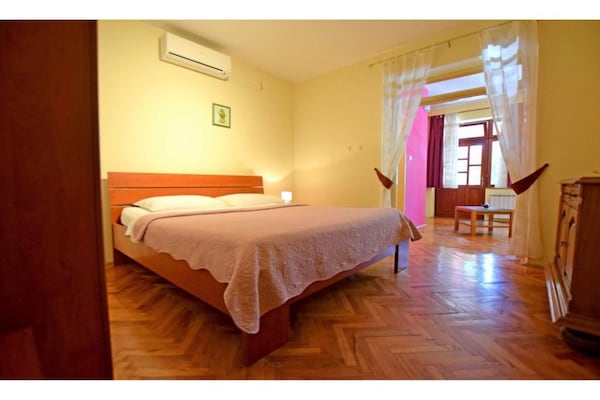 Aan het strand: Studio Apartment A2+1 in Starigrad-Paklenica - thumbnail 4