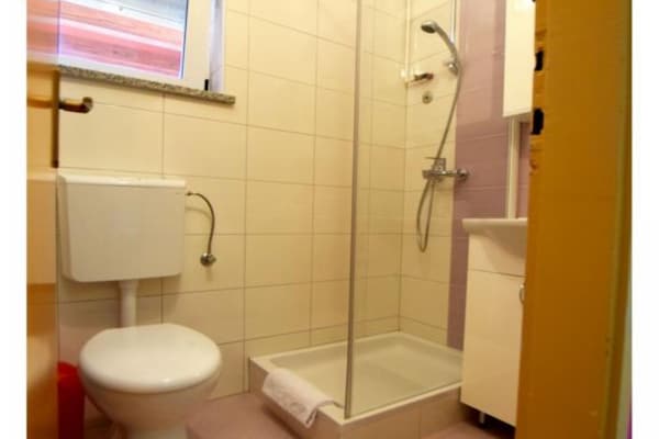 Aan het strand: Studio Apartment A2+1 in Starigrad-Paklenica - thumbnail 6