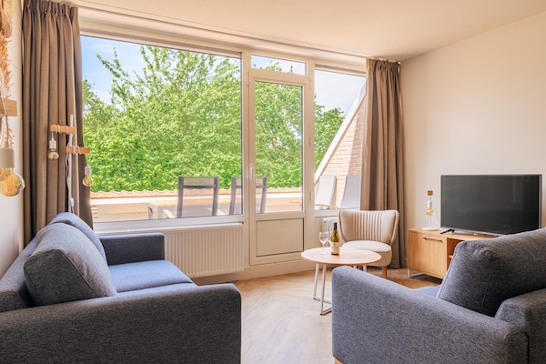 Modern appartement voor 6 personen in Bruinisse - thumbnail 1