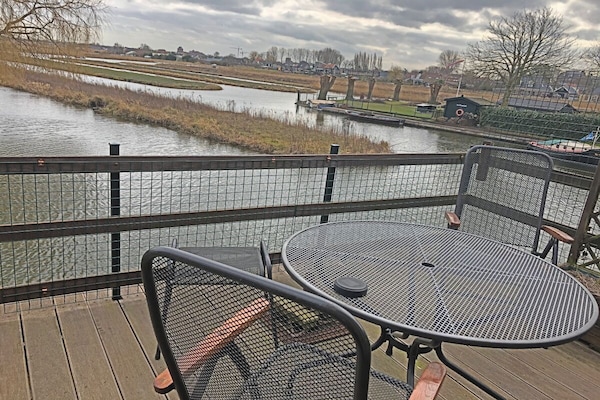 Appartement in gerenoveerde schuur met sauna en dakterras in Broek op Langedijk - thumbnail 2