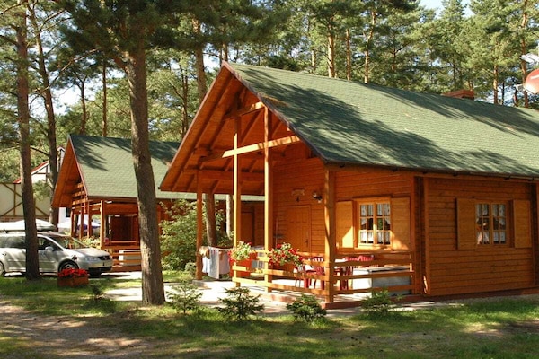 Vrijstaand vakantiehuis op 120m van het strand in Dzwirzyno - thumbnail 1