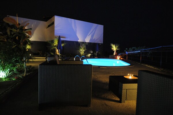 Casa Nenufar: moderne designbungalow met tuinterras in Arco da Calheta - thumbnail 4