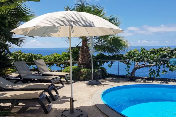 Casa Nenufar: moderne designbungalow met tuinterras in Arco da Calheta - thumbnail 6