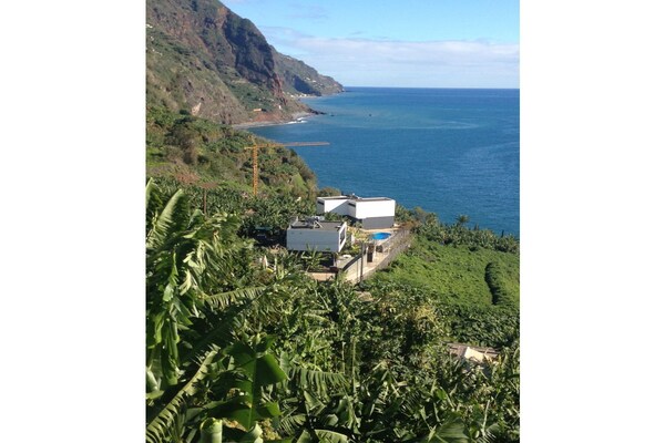 Stijlvol appartement met privé binnenplaats in Arco da Calheta - thumbnail 3