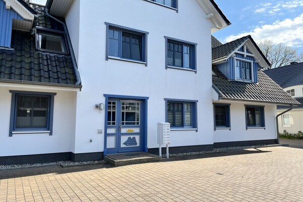 Modern appartement bij het strand met terras en open haard in Zingst - thumbnail 2