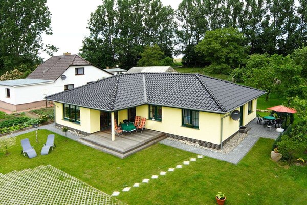 Knus appartement in Zirkow met terras, tuin & trampoline voor 3 personen - thumbnail 1