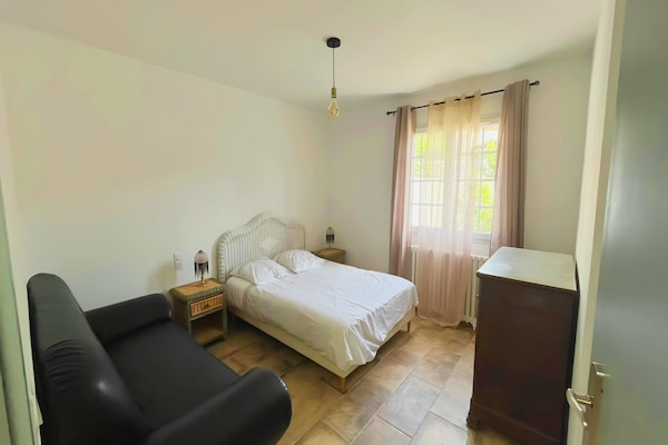 Vrijstaande villa met privézwembad en Pyreneeënzicht in Saint-Denis - thumbnail 4