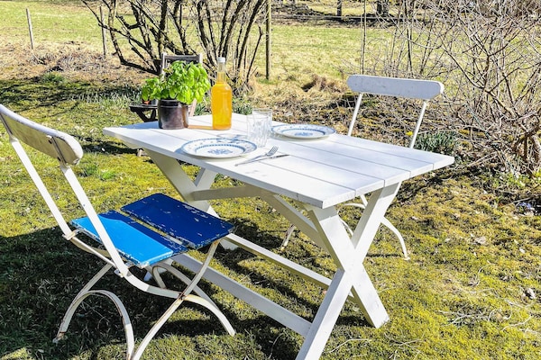 Klassiek Zweeds vakantiehuis bij meer Fävren, golfbaan en natuur - thumbnail 2