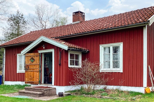 Klassieke Dalslandstorp bij Mellerud – 6 pers., houtkachels en bosrijke tuin - thumbnail 5