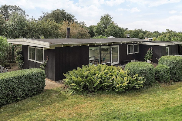 Licht vakantiehuis aan de golfbaan bij Dronningmølle voor 6 personen - thumbnail 1
