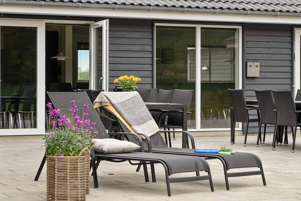 Groots vakantiehuis voor 30 personen met pool en activiteitenruimte nabij Limfjord - thumbnail 4