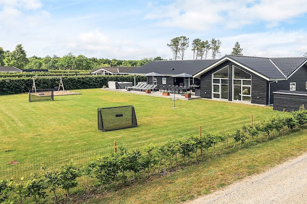 Op 500m van zee: ruim vakantiehuis in Hadsund voor 12 personen - thumbnail 4
