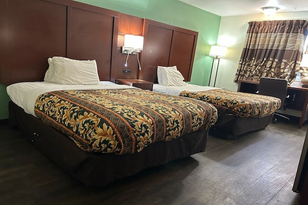 2 Queen Bed Smoking - Indiana (State)