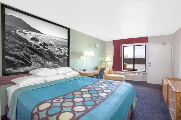 King Bed Walkin - Barstow, CA
