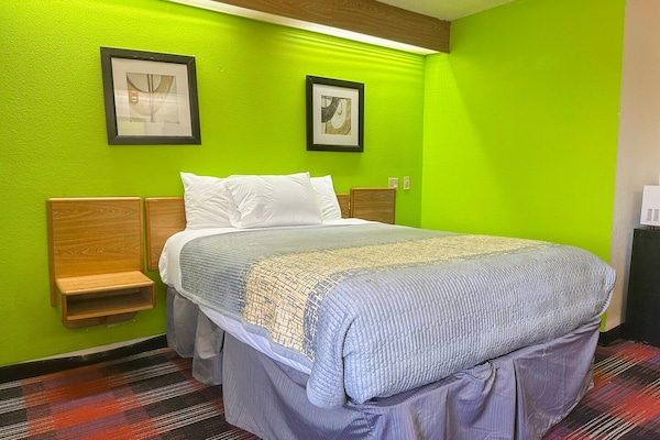 King Bed Non-smoking - Memphis, TN