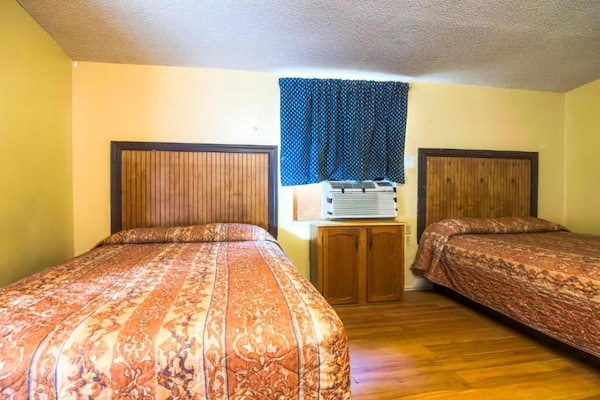 2 Queen Bed Smoking - Alabama