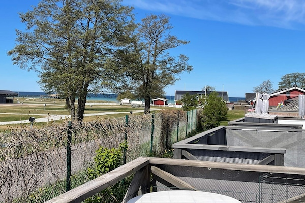 Knus vakantiehuis direct aan het strand van Köpingsvik - thumbnail 2