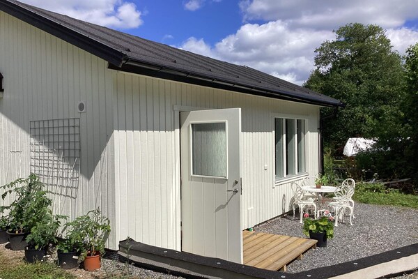 Knus gastenverblijf aan de golfbaan, 200 meter van de zee bij Vaxholm - thumbnail 6