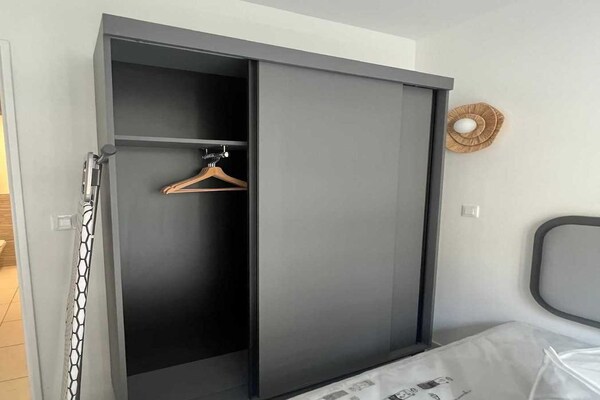 Modern appartement in Suresnes voor 4 personen met balkon - thumbnail 6