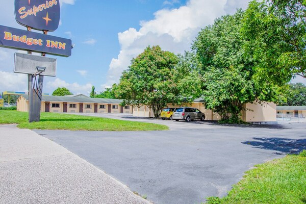 2 Full Bed - Lake Garfield, FL
