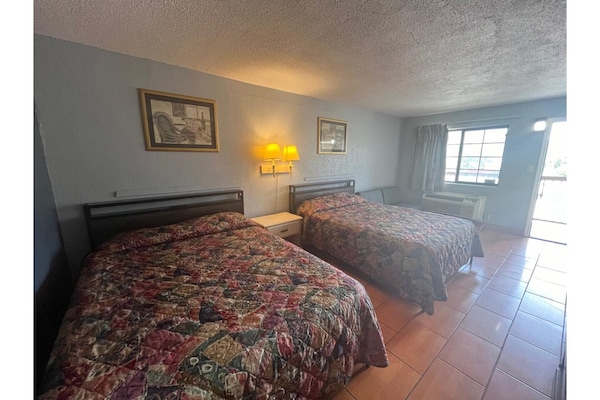 2 Queen Beds Accessible Non-smoking - La Paloma, TX