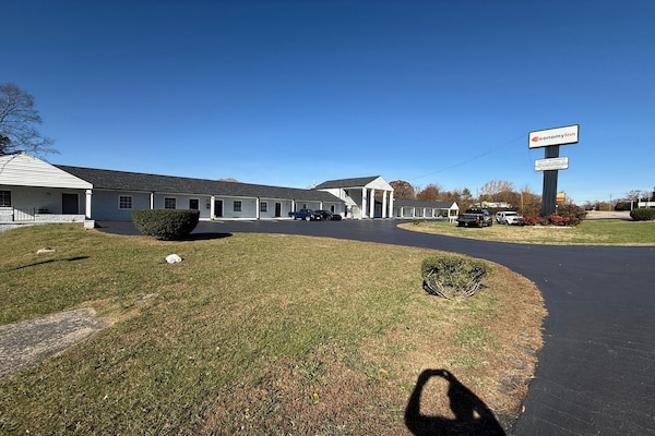 Single Bed Non-smoking - Danville, VA