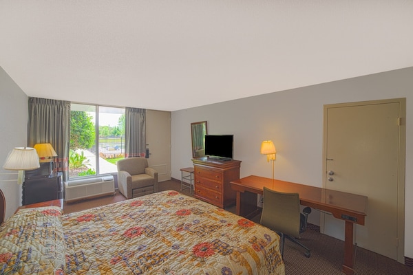 King Bed Non-smoking - North Carolina