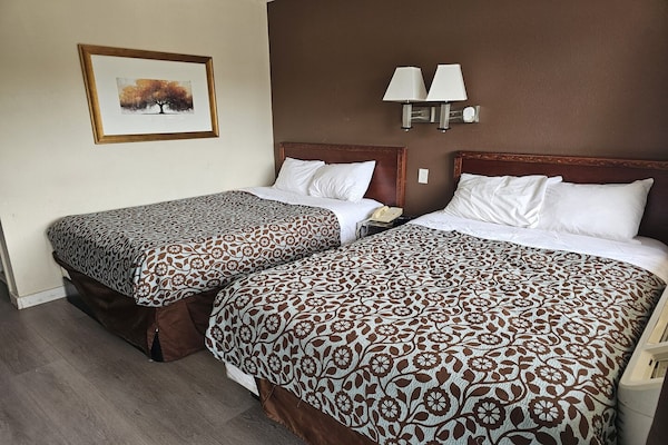 2 Full Bed Smoking - Omaha, NE