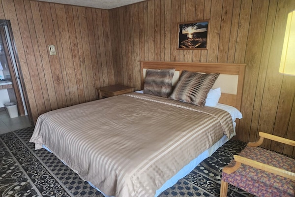 King Bed Non-smoking - Kansas