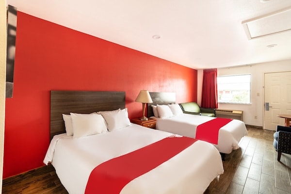 Us_sao010_2 Queen Bed With Pull Out - San Antonio, TX