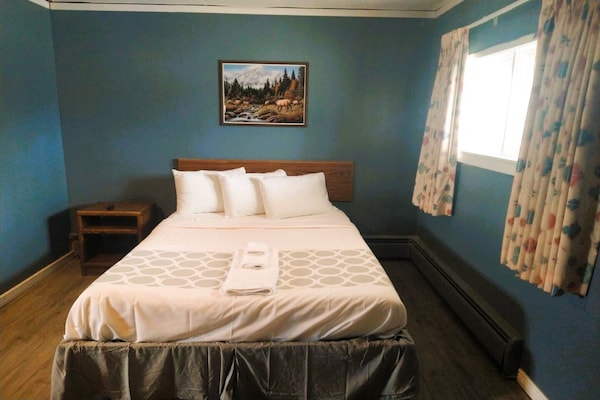 Queen Bed - Wyoming