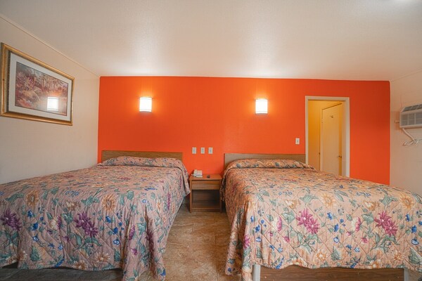 2 Full Bed - Santa Maria, TX
