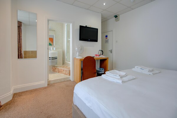Comfortabel verblijf in Cardiff: Deluxe Twin Room - thumbnail 5