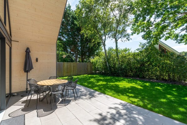 Luxe strandvilla Belkmer Beachhouse met omheinde tuin, 1,5km van zee - thumbnail 5