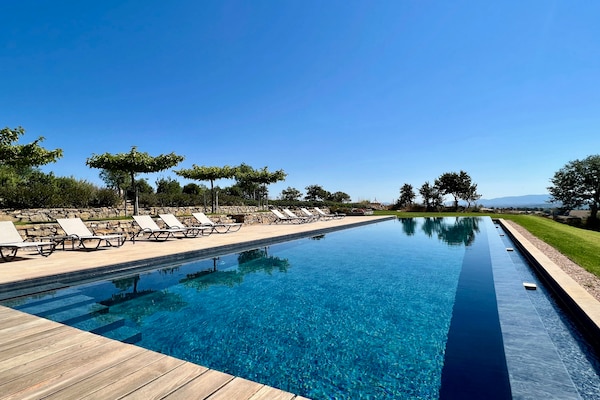 Luxe villa Maniero in Maremma met zwembad, tennisbaan en privékok voor 16 gasten - thumbnail 1