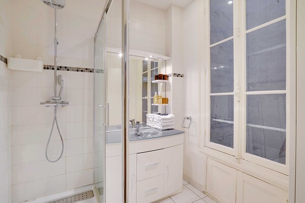 Modern appartement 90m² in Parijs, 2 slaapkamers, nabij metro - thumbnail 5