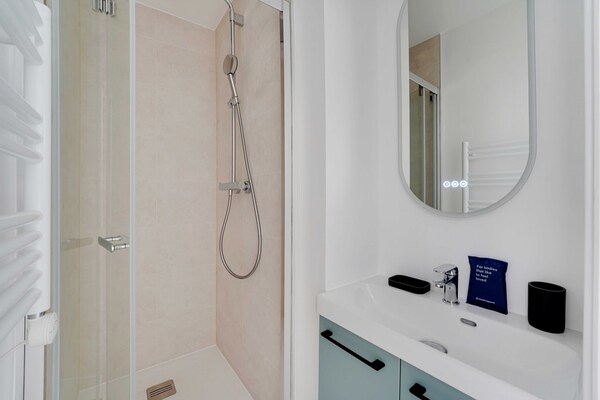Compact studio-appartement bij de Eiffeltoren en Seine in het 15e arrondissement - thumbnail 4