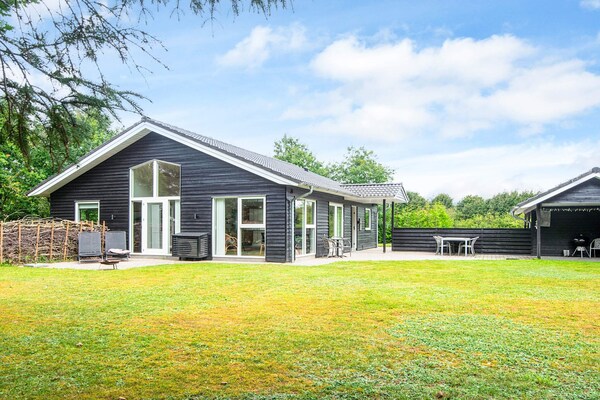 Luxe vrijstaand vakantiehuis met spa & sauna, 600m van Ringkøbing Fjord - thumbnail 3